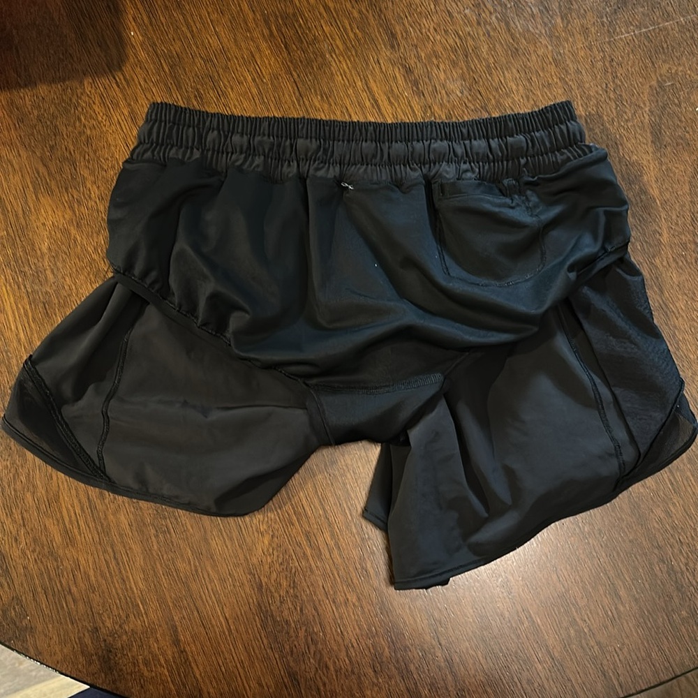 Lululemon Hotty Hot High-Rise Lined Short 4" size 4 in black - Picture 6 of 7